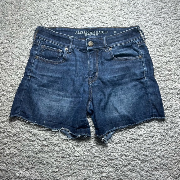 American Eagle Shorts Womens 8 Midi Next Level Stretch Dark Wash Cut Off Raw Hem - Picture 1 of 4